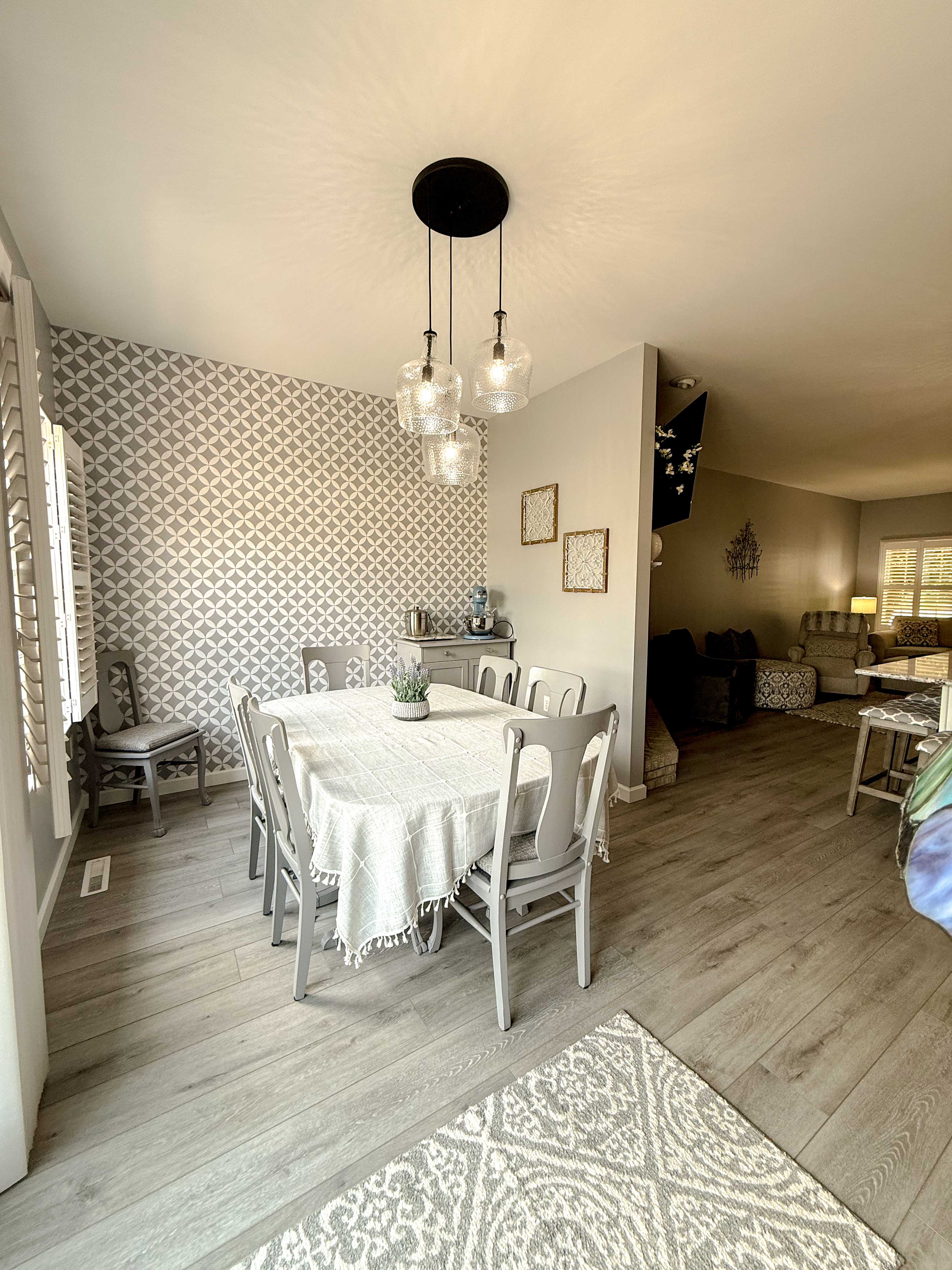 Breakfast nook and dining area, listing photography